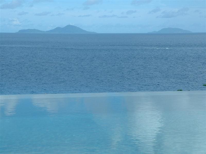 Luxury Infinity Pool in seychelles